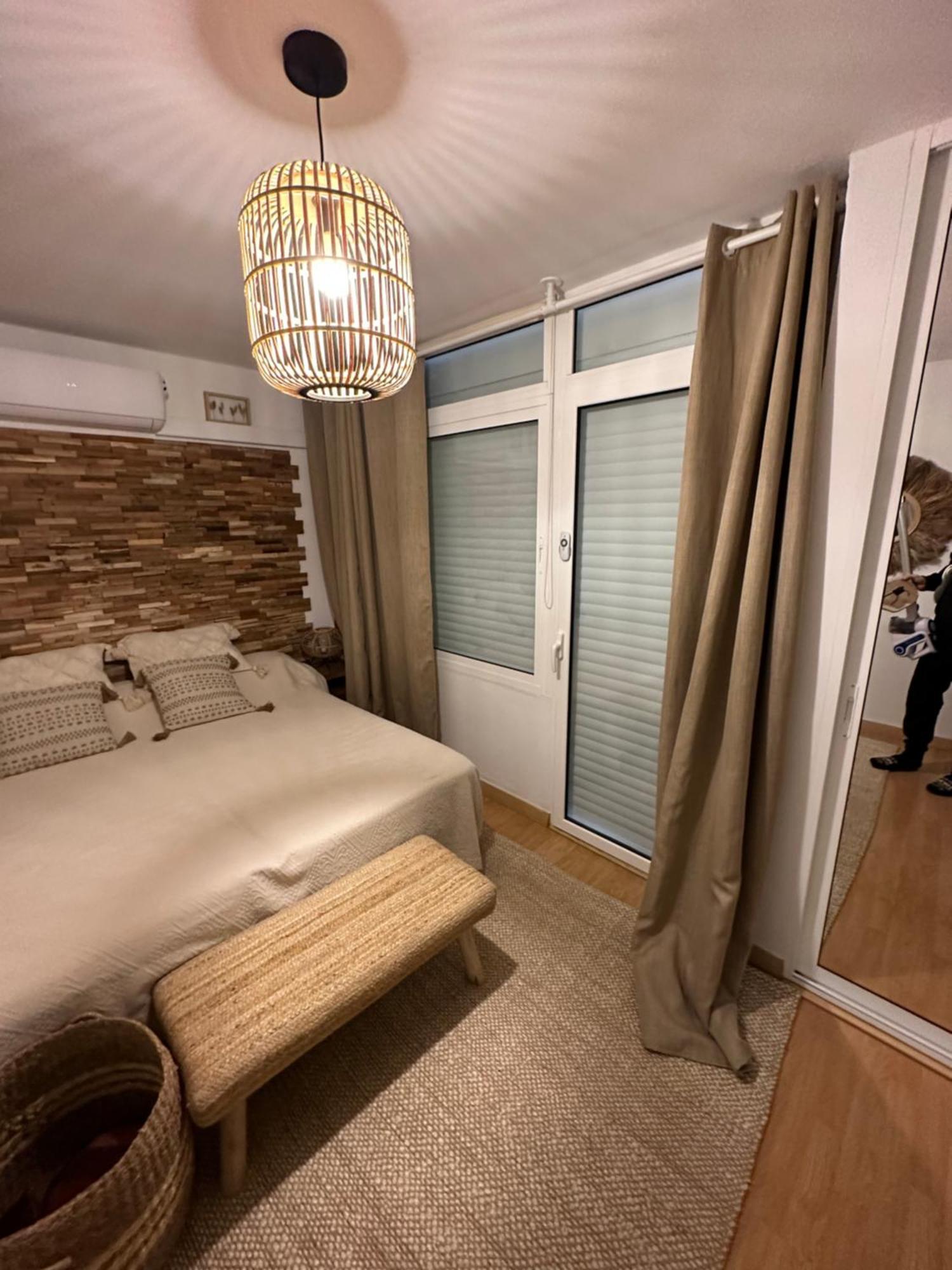 Aguila Dorada Apartment Салоу Екстериор снимка